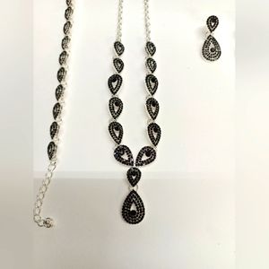 New 3-piece necklace set silver tone with black onyx